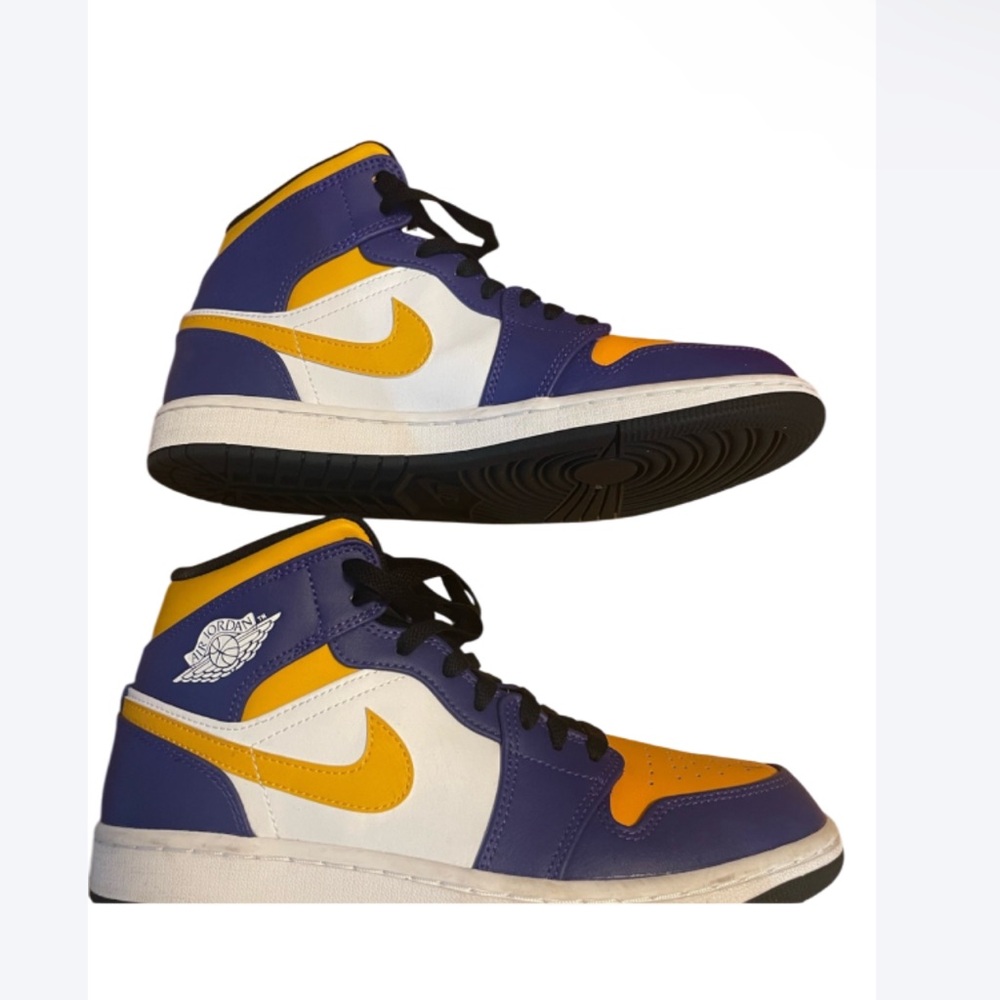 Gently used Nike Air Jordan 1 - Lakers - Picture 8 of 8